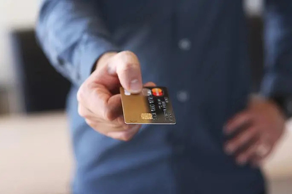 厦门火车站：繁忙交通枢纽与城市文化交汇点